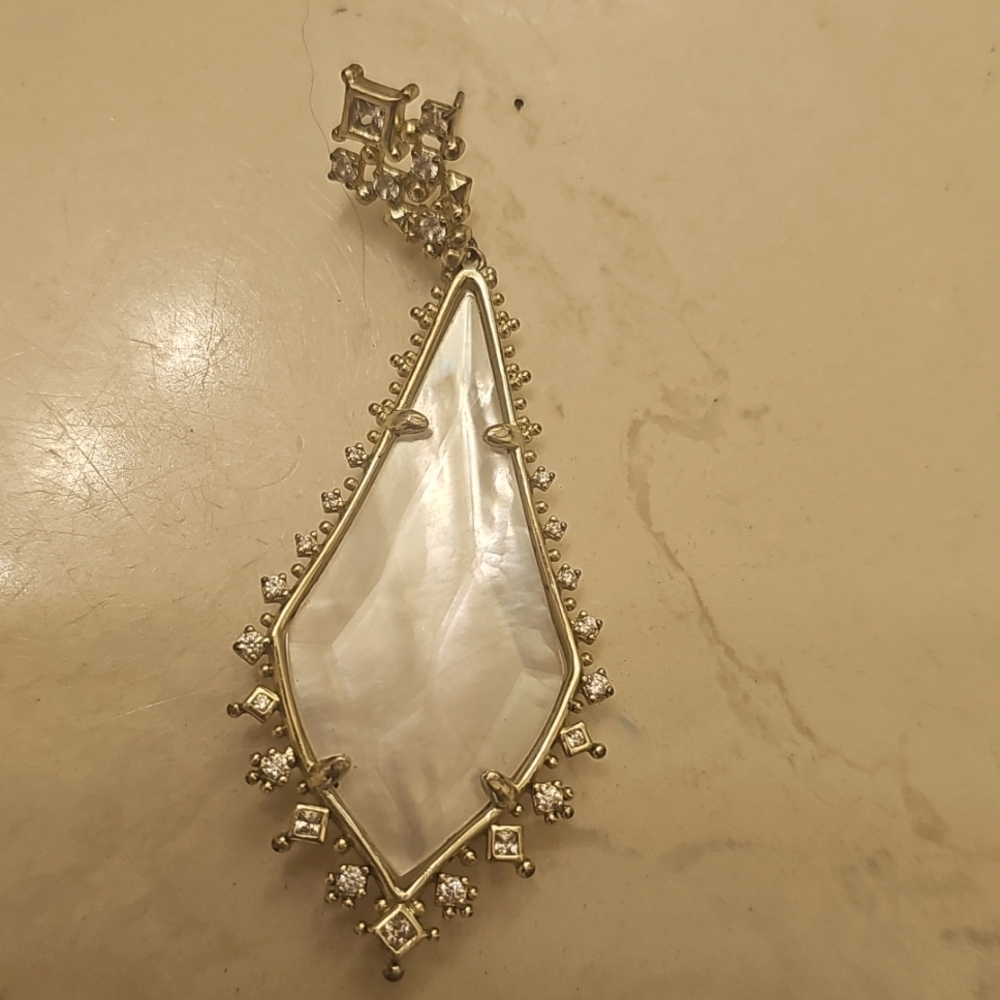 Kendra Scott "SINGLE" Earrings